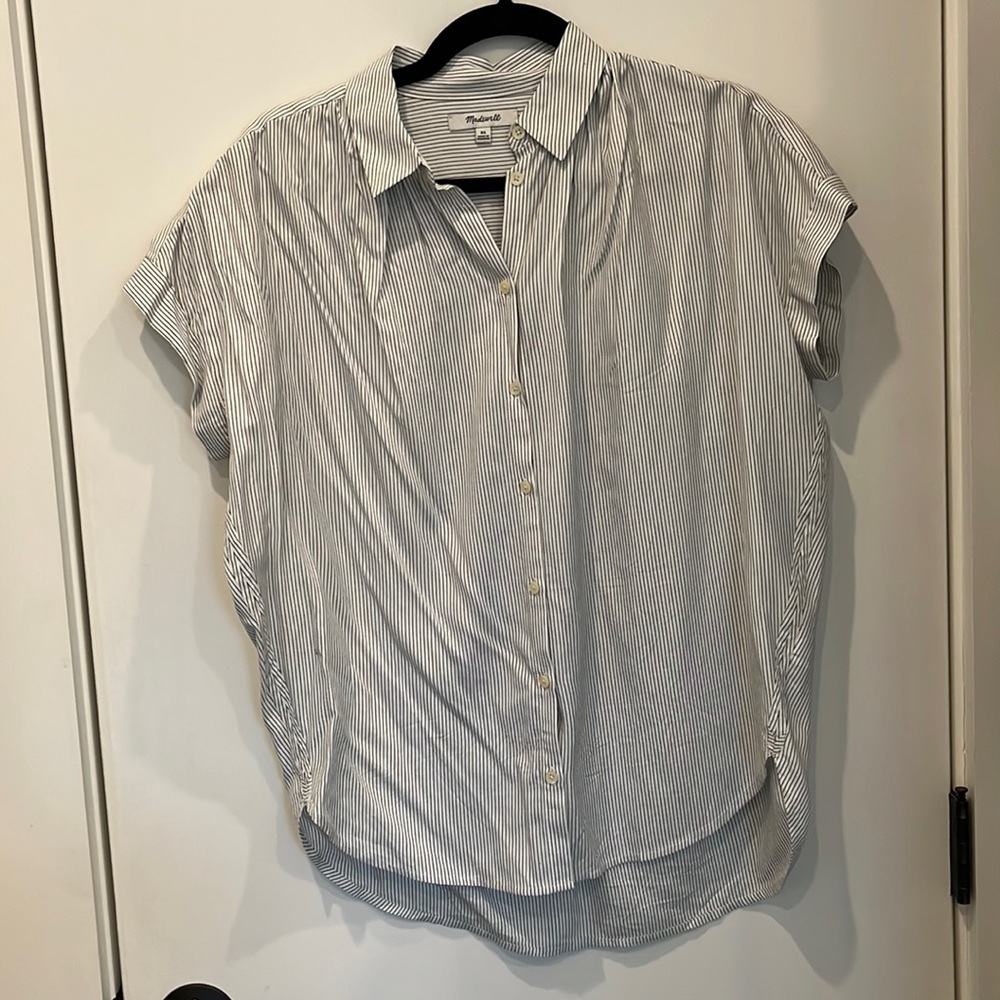 Madewell button-down short sleeve shirt. Oversized blue and white stripe.